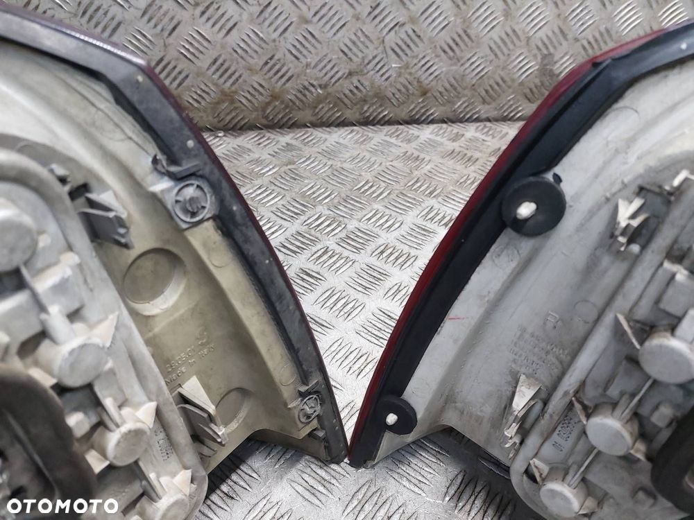 LAMPA LEWY TYŁ + PRAWY TYŁ  OPEL ASTRA G HB 5D - 7