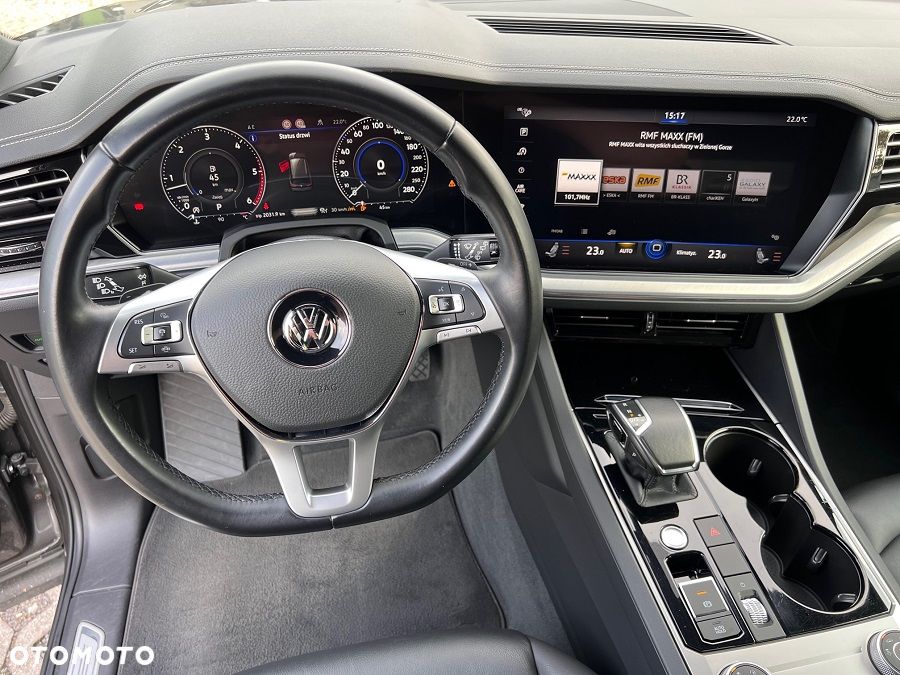 Volkswagen Touareg 3.0 V6 TDI 4Motion DPF Automatik R-Line - 17