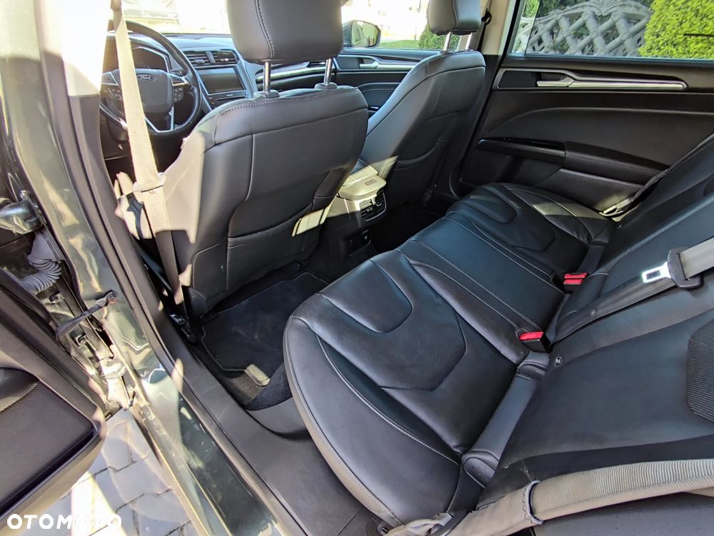 Ford Mondeo 2.0 TDCi Titanium PowerShift - 4