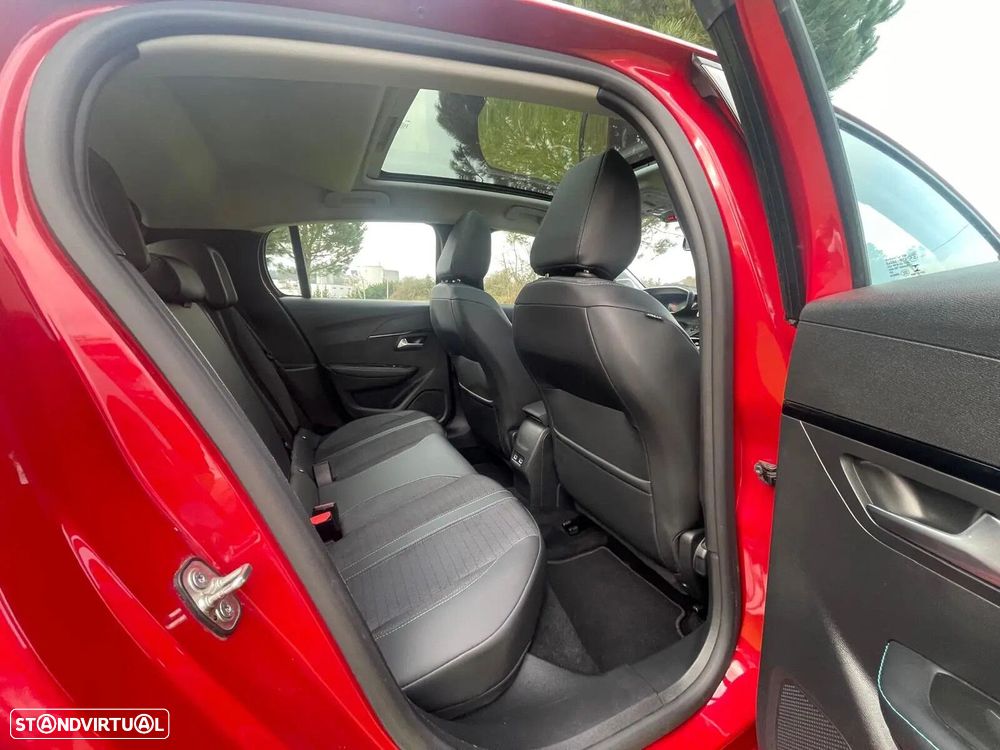 Peugeot e-208 Allure - 21