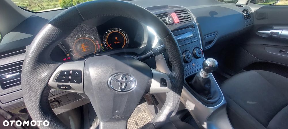 Toyota Auris 1.6 Terra - 6