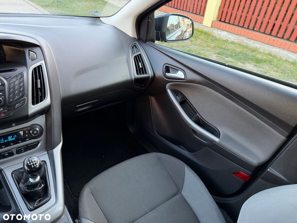 Ford Focus 1.6 TDCi DPF Champions Edition - 25