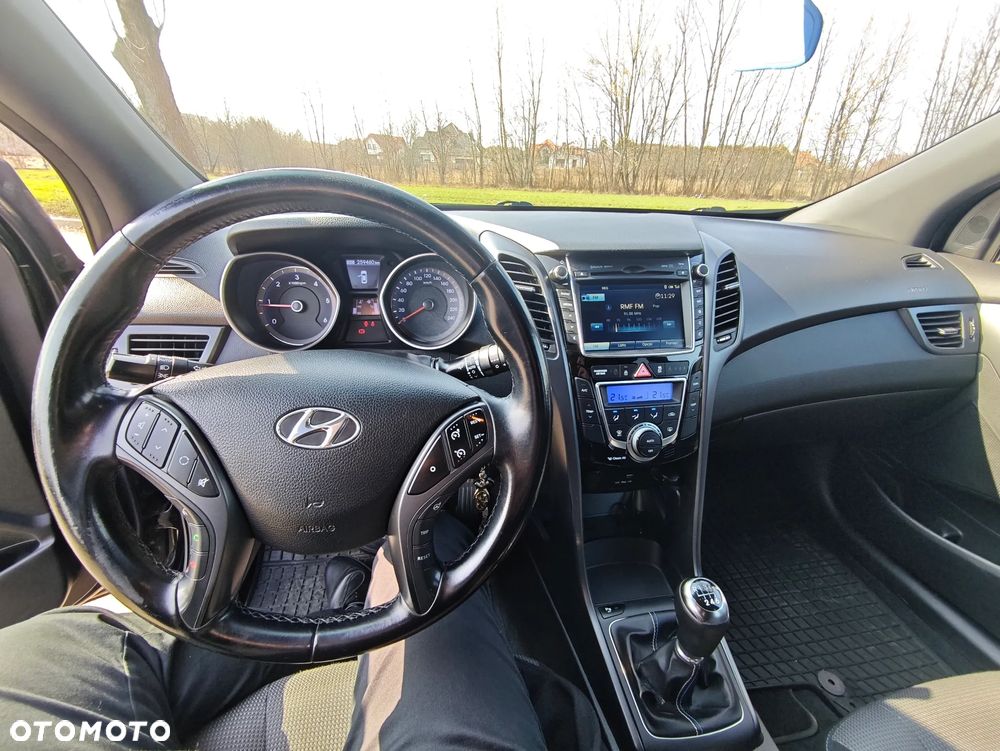 Hyundai i30 blue Kombi 1.6 CRDi Passion - 11