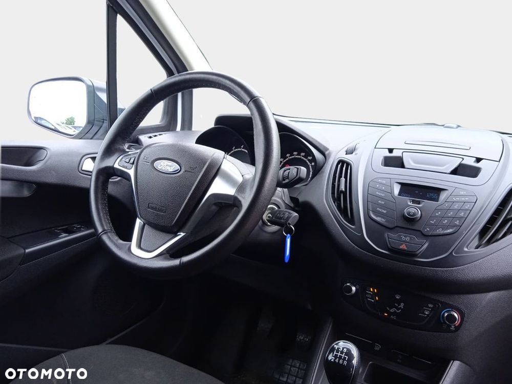 Ford Transit Courier - 9