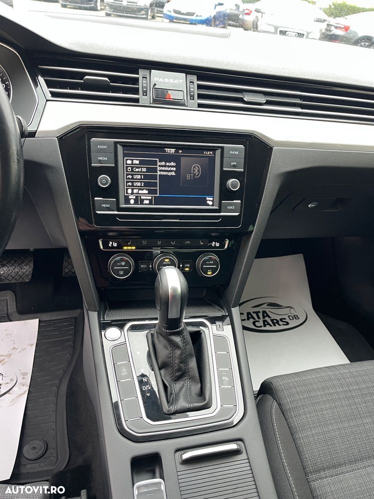 Volkswagen Passat - 35