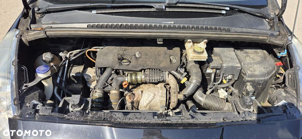 PEUGEOT 5008 1,6 EHDI 115KM alternator - 1