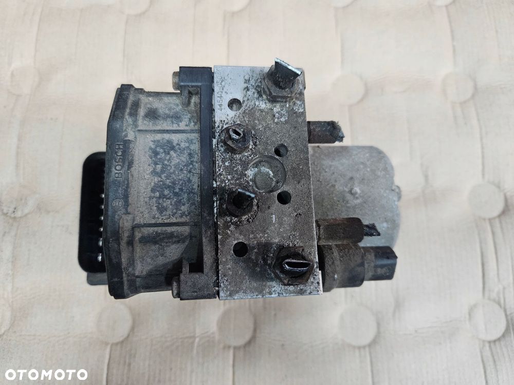 toyota avensis t25 03-08 pompa abs 44540-05040 - 1