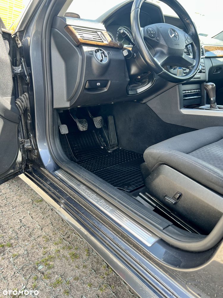Mercedes-Benz Klasa E 200 CDI BlueEff Elegance - 4