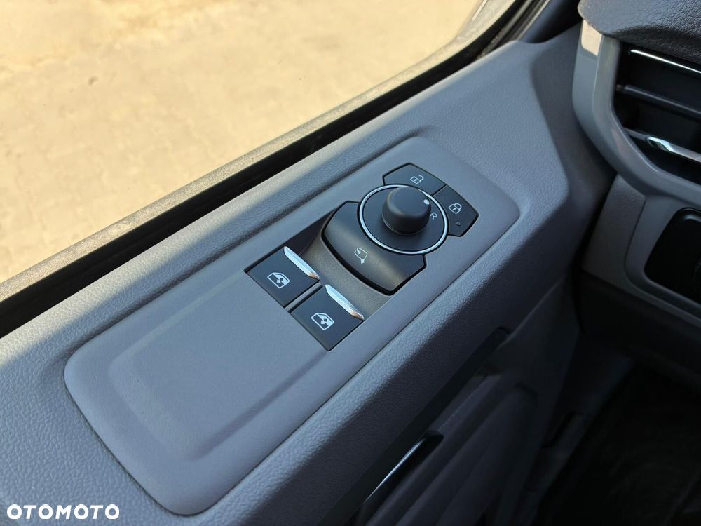 Volkswagen Transporter Furgon PLUS Edition/6-cio osob./AUTOMAT (L2) 2.0 TDI 170KM, r.o. 3500 mm - 32