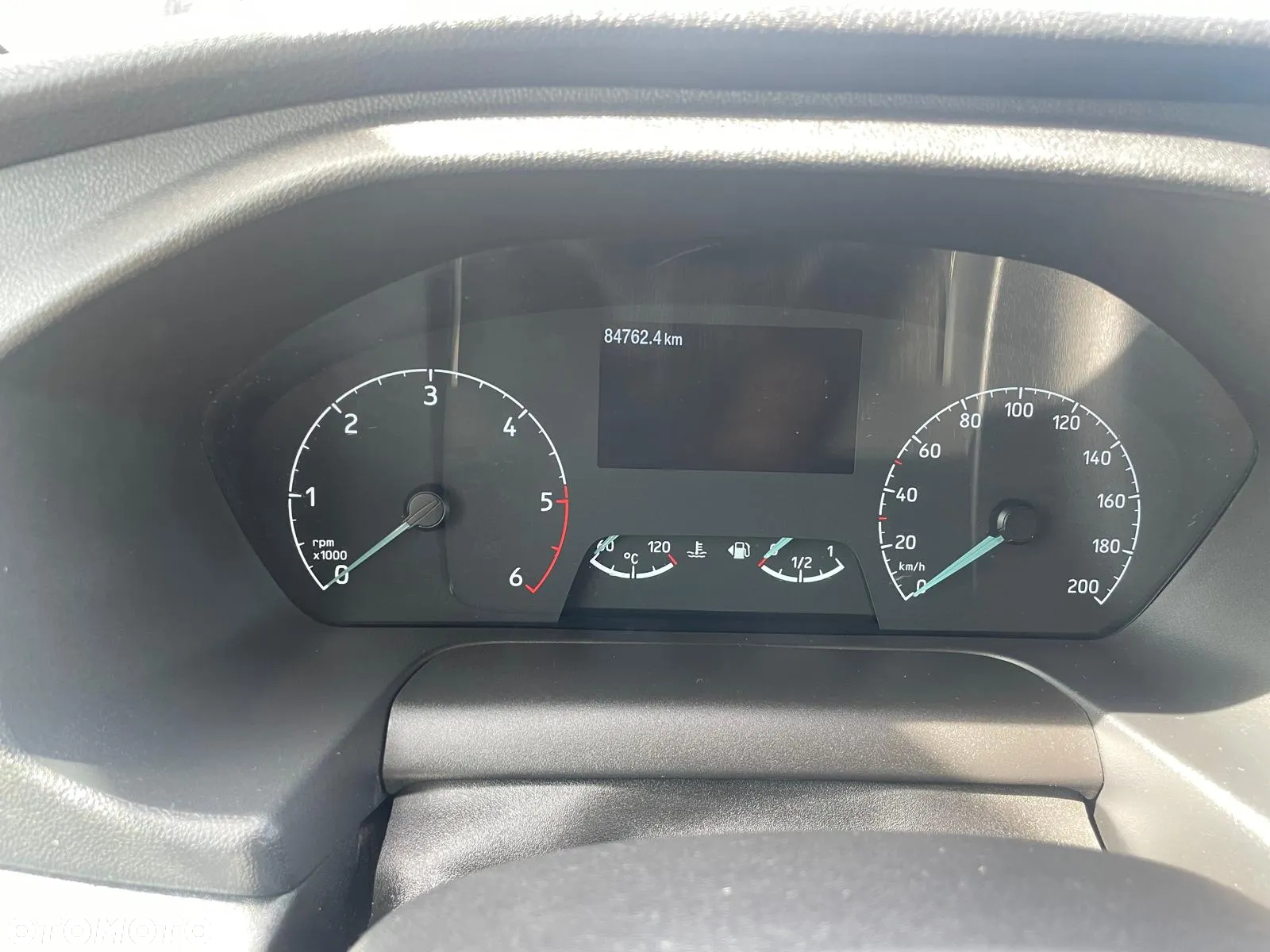 Ford Transit - 12