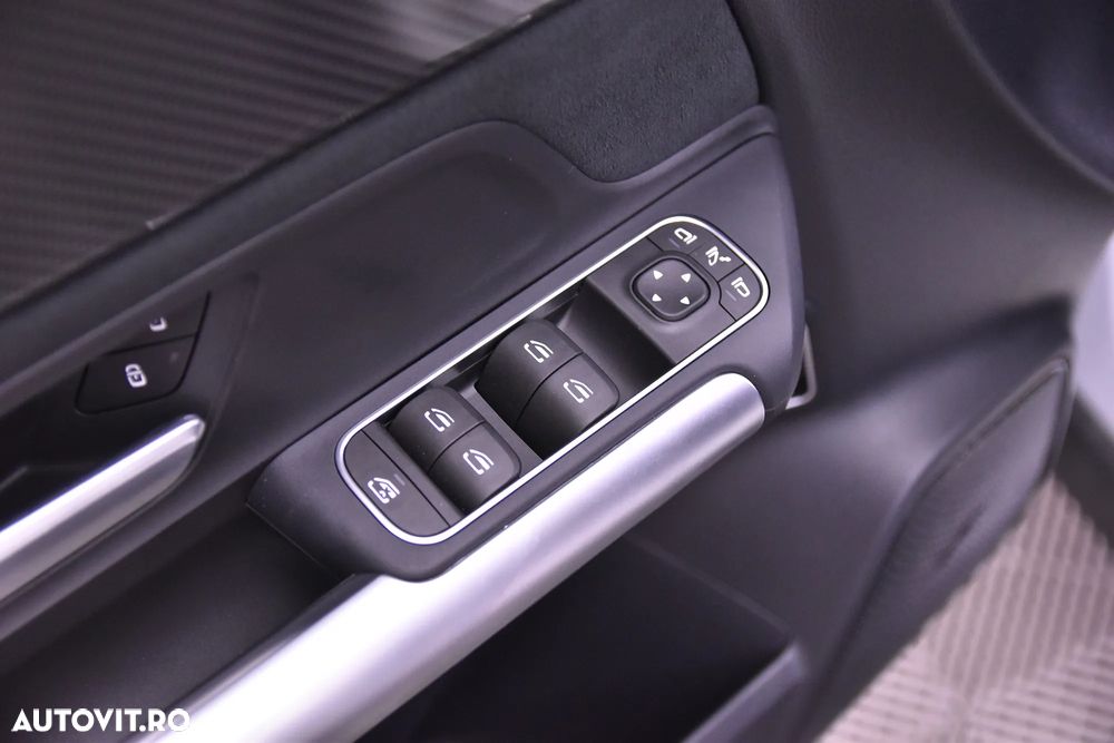 Mercedes-Benz GLA - 14