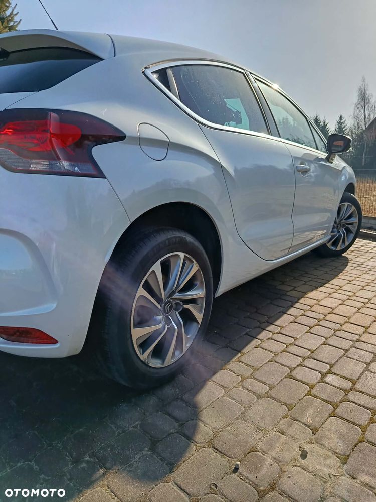Citroën DS4 e-HDi 115 Chic - 4