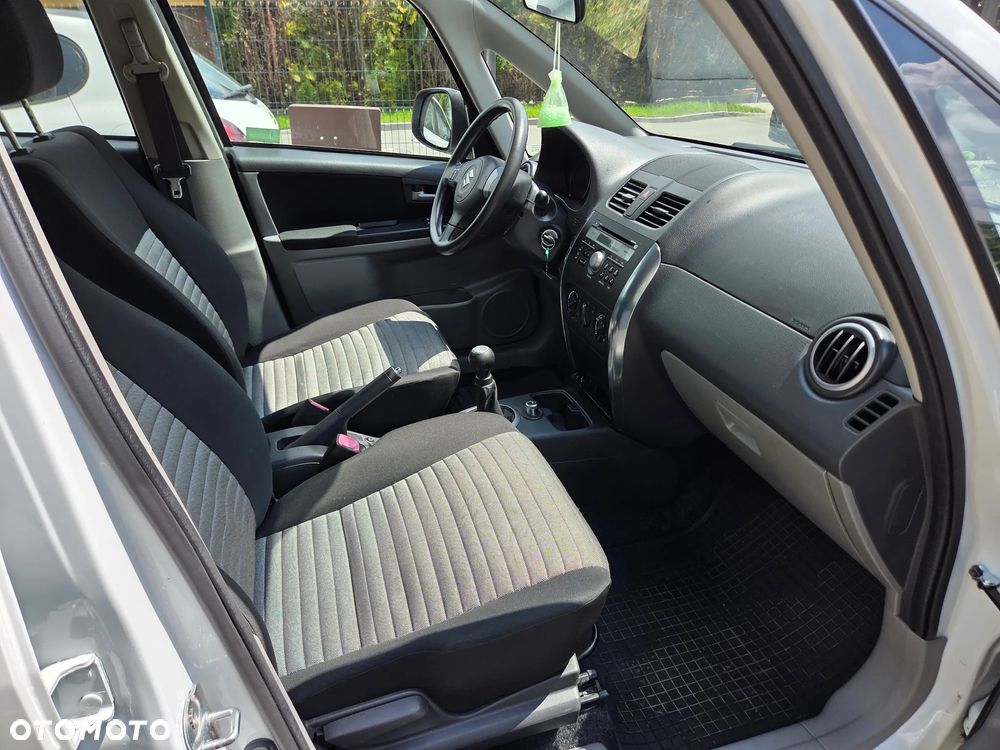 Suzuki SX4 1.5 Comfort - 9