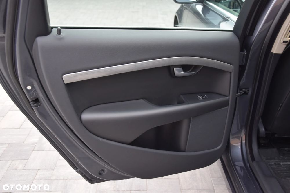 Volvo V70 2.5T Summum - 19