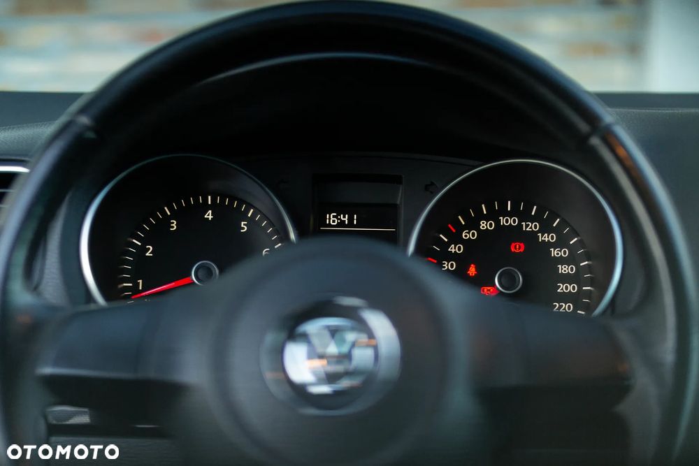 Volkswagen Golf VI 1.6 Comfortline - 25