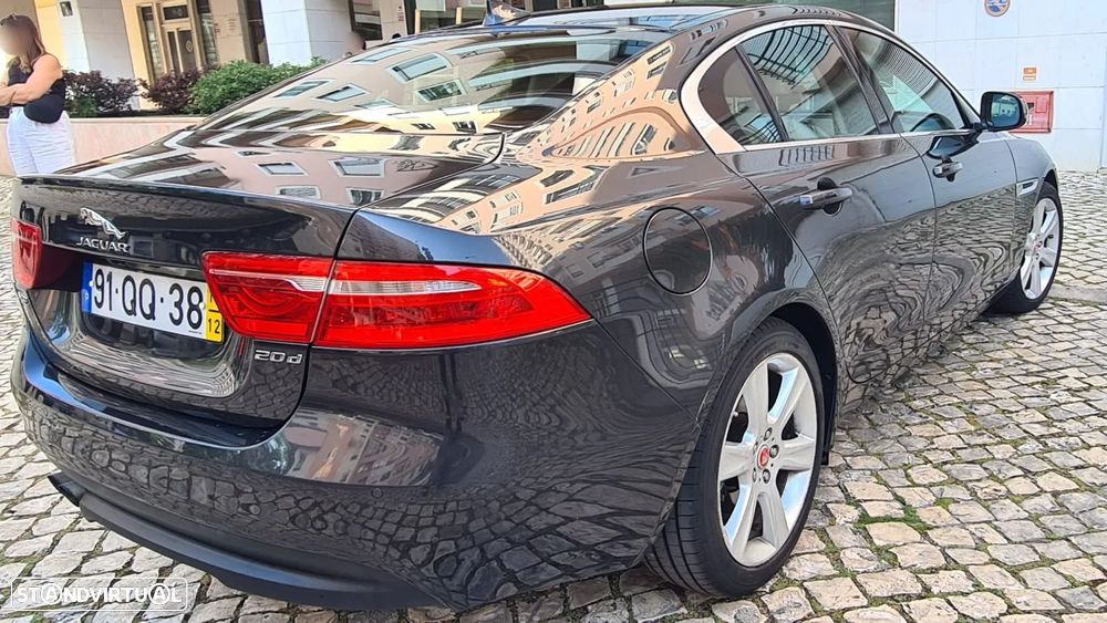 Jaguar XE 2.0 D Prestige Aut. - 1