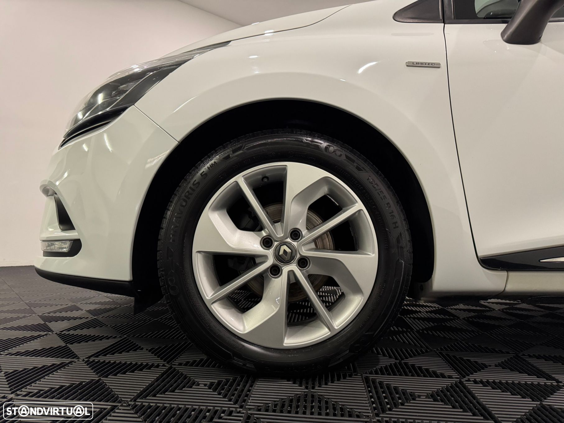 Renault Clio Sport Tourer 0.9 TCe Limited - 11