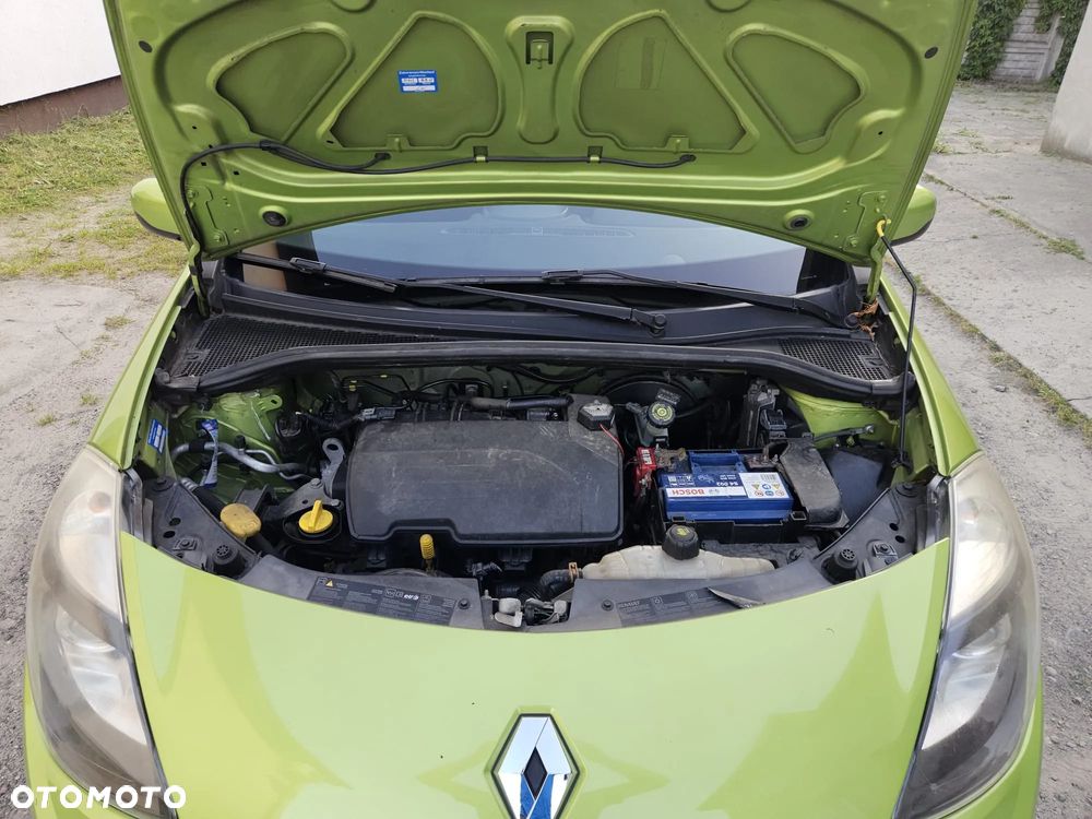 Renault Clio 1.2 16V 75 Grandtour Expression - 25