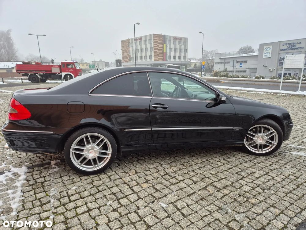 Mercedes-Benz CLK - 28