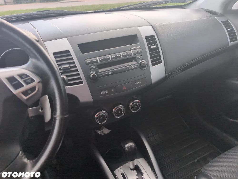 Mitsubishi Outlander 2.0 Intense + 2WD CVT - 4