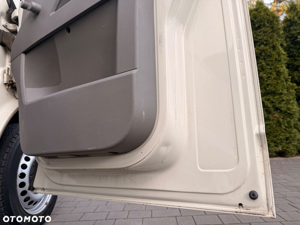 Volkswagen Transporter - 32