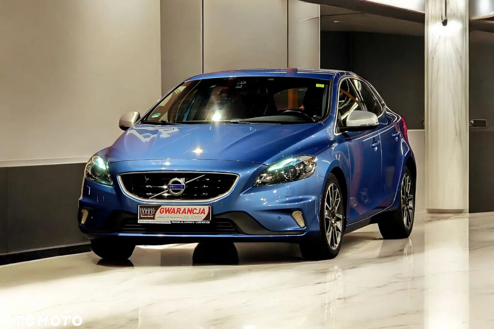 Volvo V40 D2 Drive-E R-Design Momentum - 25