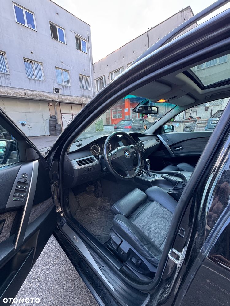 BMW Seria 5 525d - 17