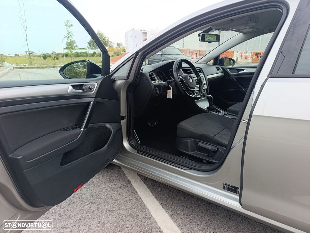 VW Golf Variant - 14