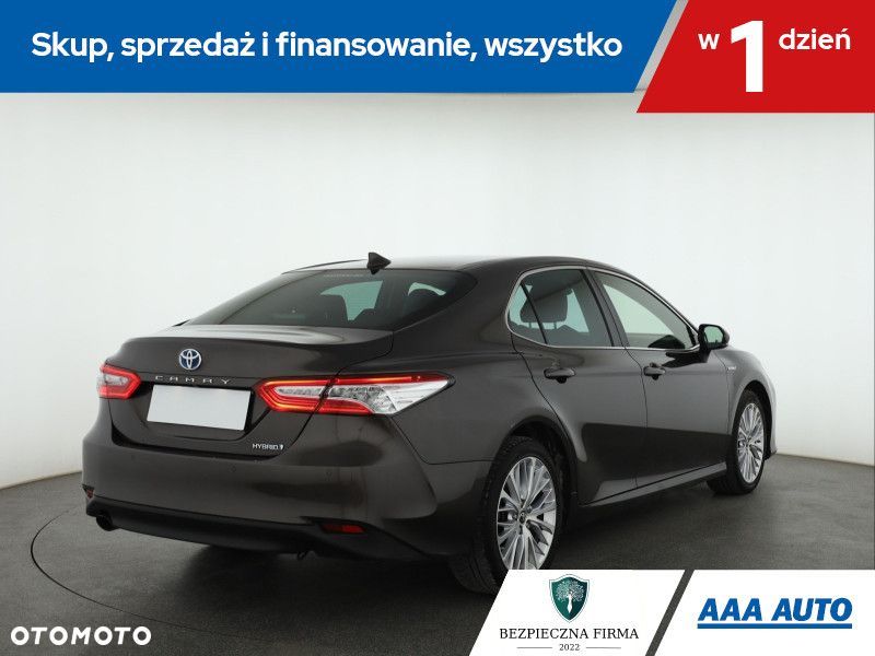 Toyota Camry - 7