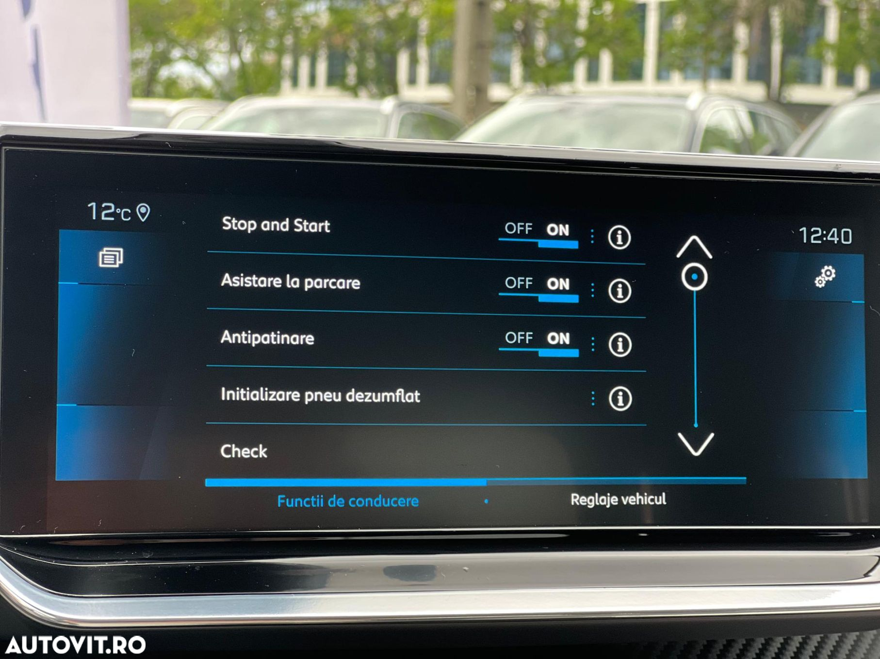 Peugeot 2008 1.2 L PureTech STT EAT8 Allure - 25