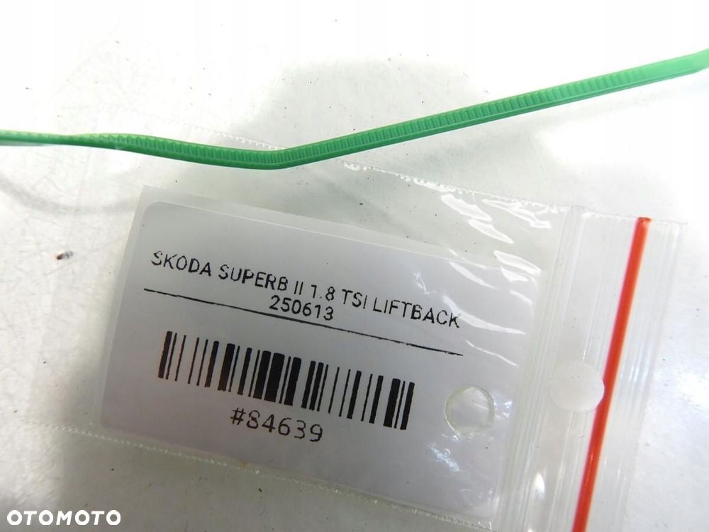 TAPICERKA KLAPY BAGAŻNIKA TYŁ SKODA SUPERB II LIFTBACK 3T5867975A - 5