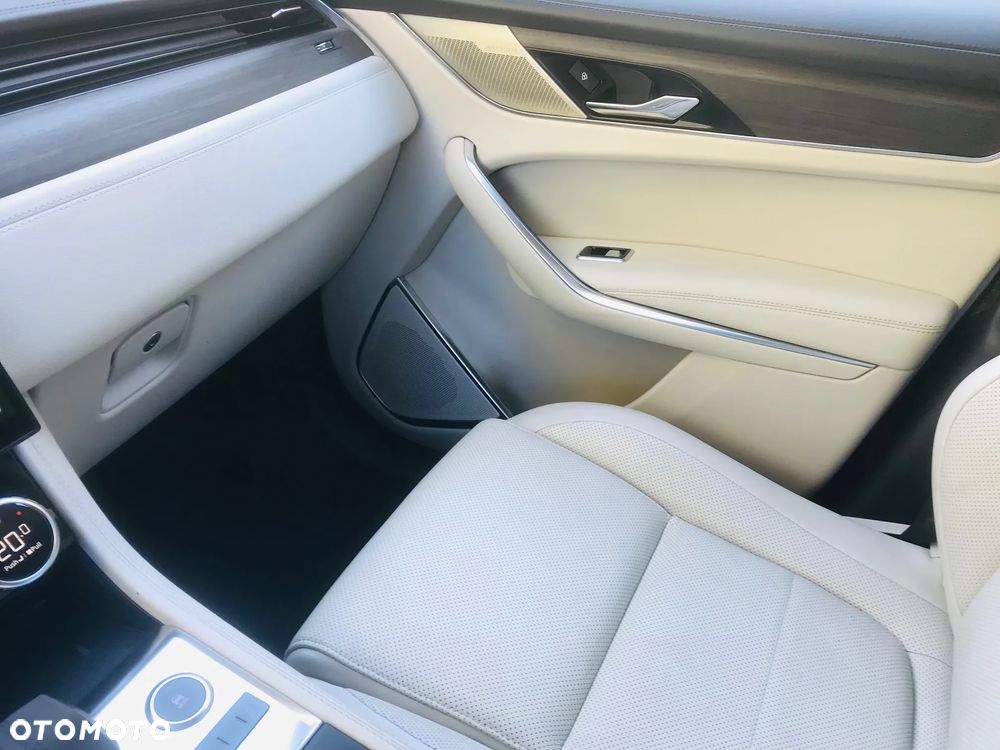 Jaguar F-Pace P250 AWD R-Dynamic HSE - 18