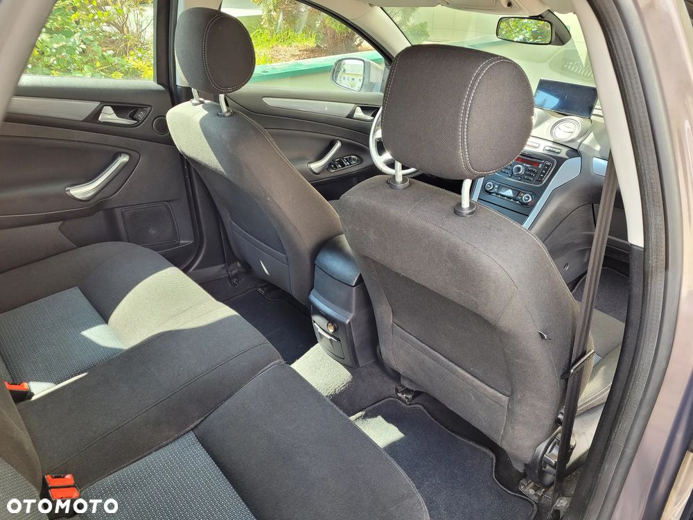 Ford Mondeo 1.6 T Silver X Plus - 9