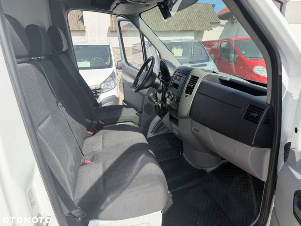 Mercedes-Benz Sprinter - 13