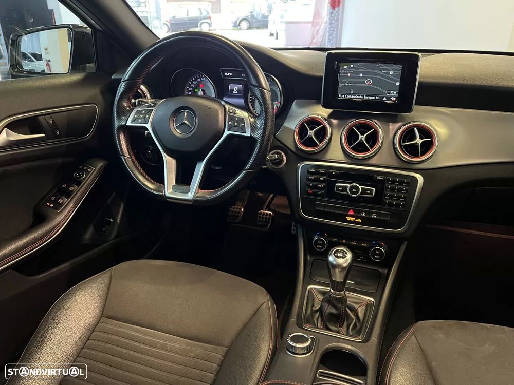 Mercedes-Benz GLA 200 d AMG Line - 28