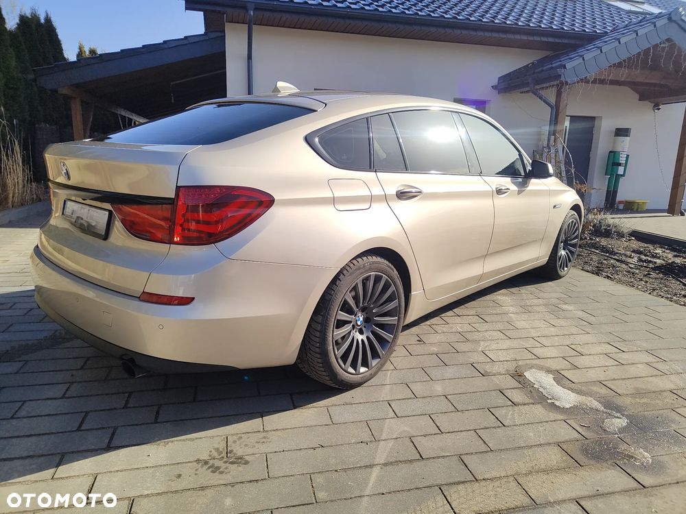 BMW 5GT - 5