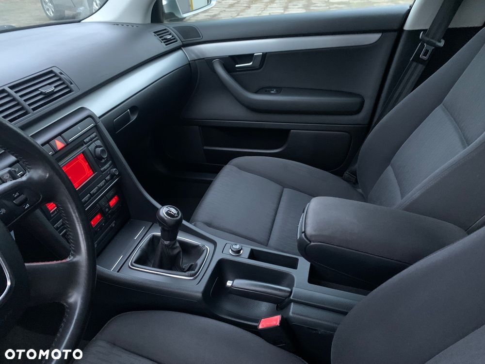 Audi A4 Avant - 25