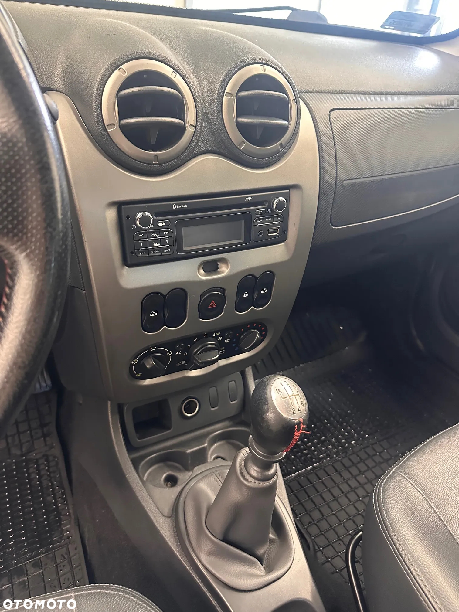 Dacia Duster 1.5 dCi Laureate - 11