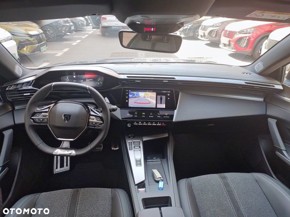 Peugeot 308 - 8
