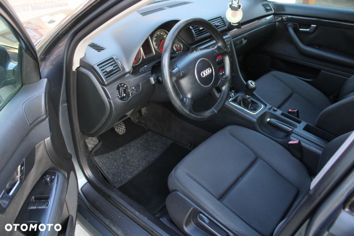 Audi A4 Limousine - 15