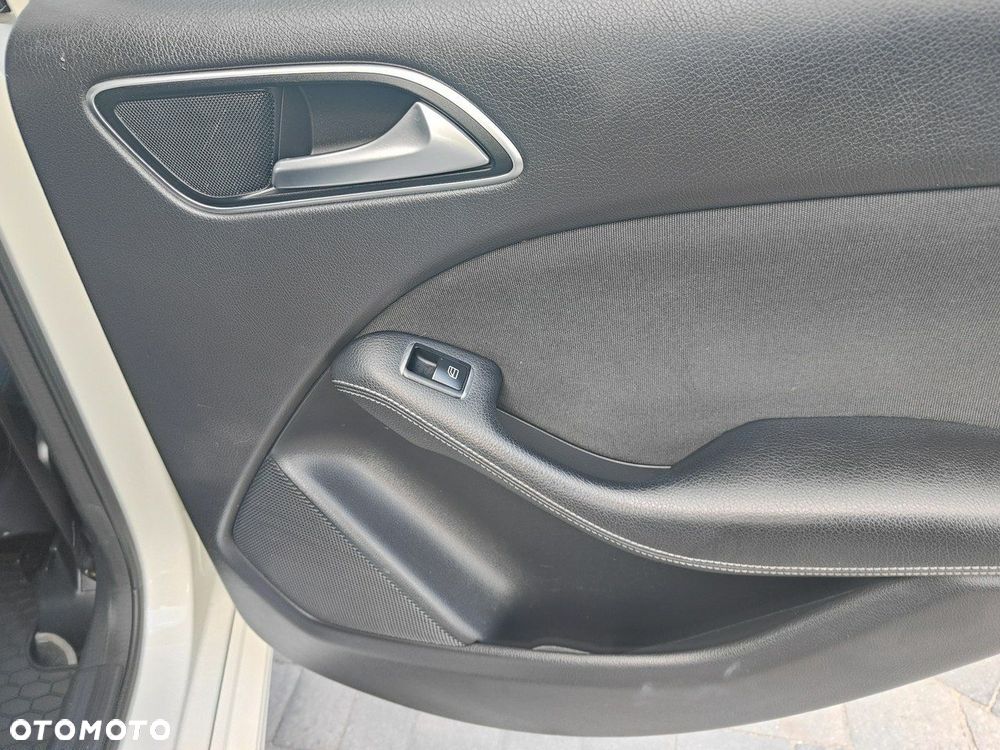 Mercedes-Benz Klasa B 180 d 7G-DCT Edition - 26