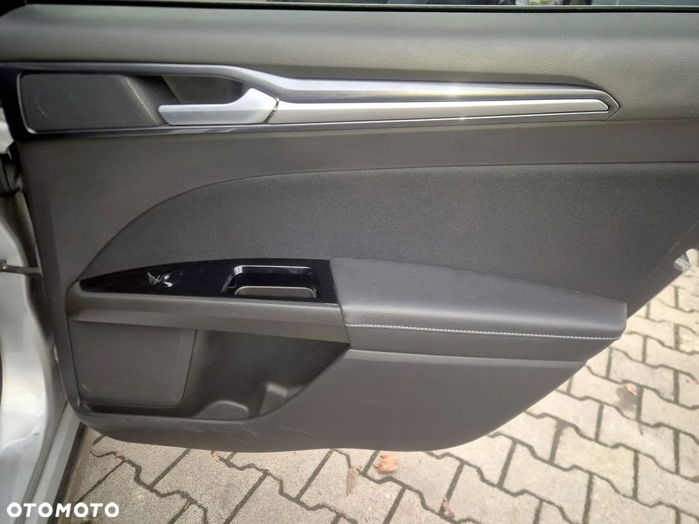 Ford Mondeo 2.0 TDCi Titanium PowerShift - 19