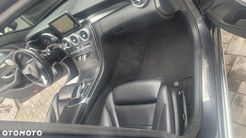 Mercedes-Benz Klasa C 250 7G-TRONIC Avantgarde - 29