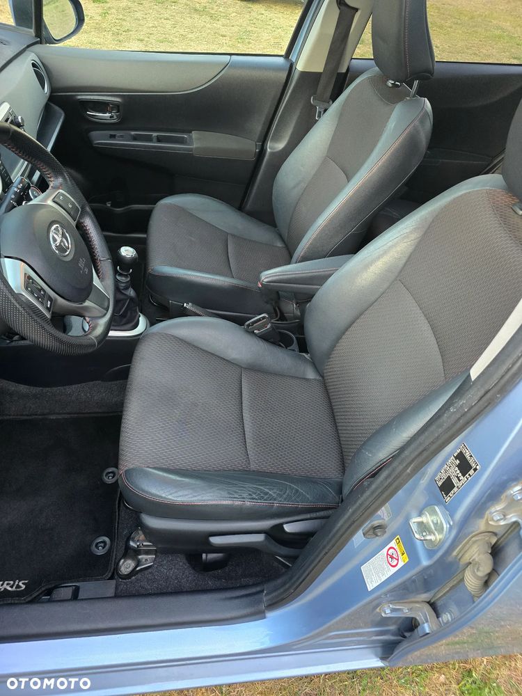 Toyota Yaris 1.4 D-4D Premium - 11
