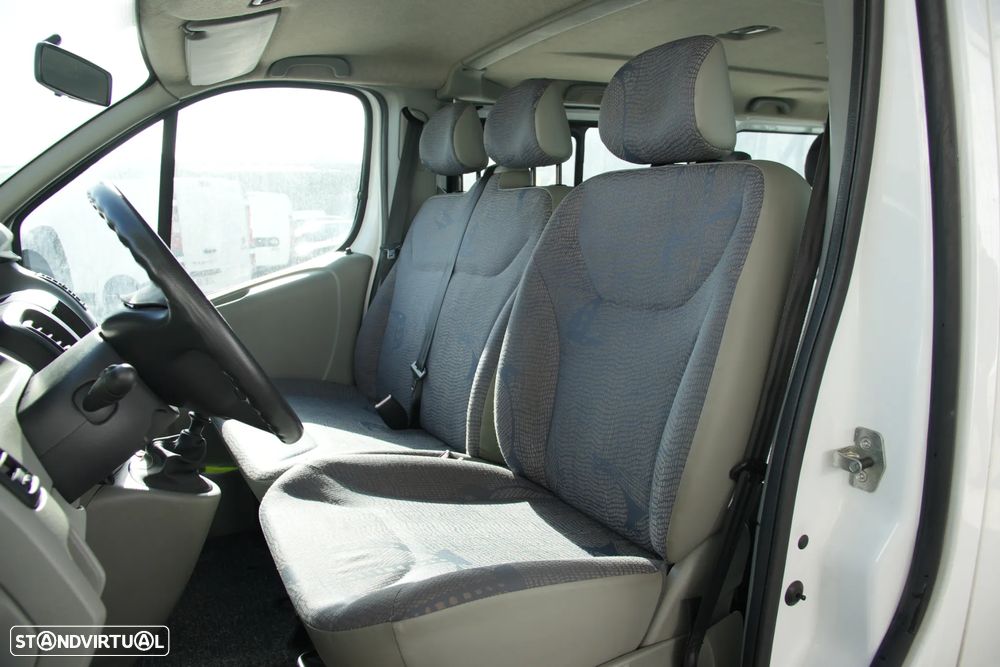 Renault Trafic 9Lugares 1.9DCI - 11