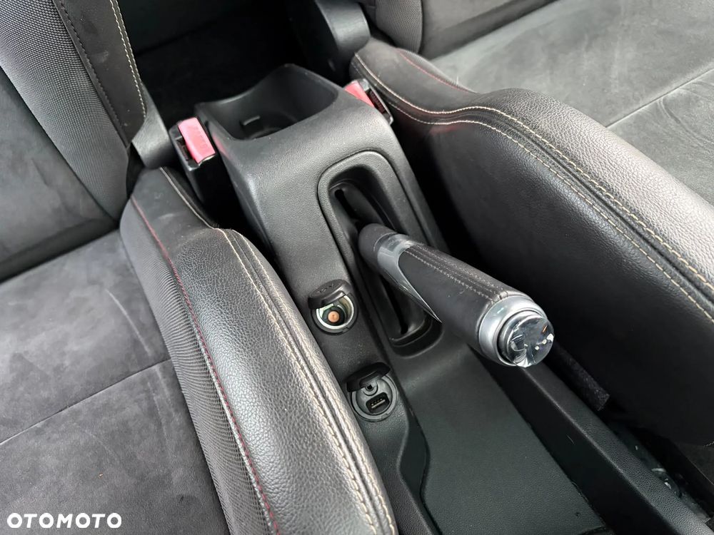 Citroën DS3 THP 208 Start & Stop PERFORMANCE - 21