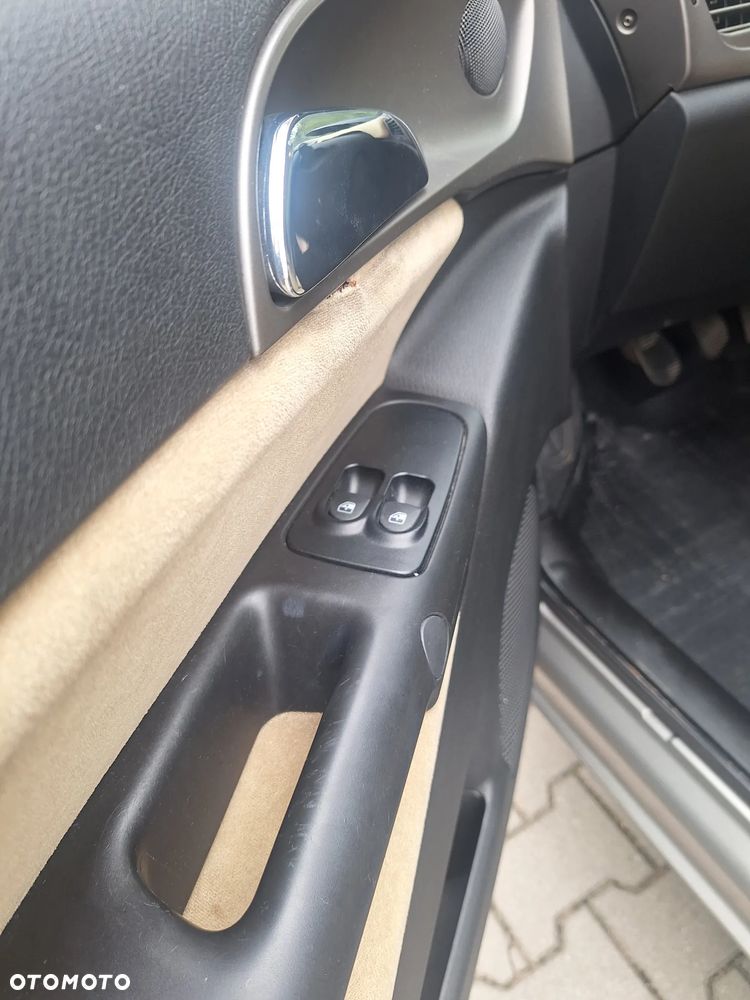 Lancia Ypsilon 1.2 8V Argento (5 os.) - 10
