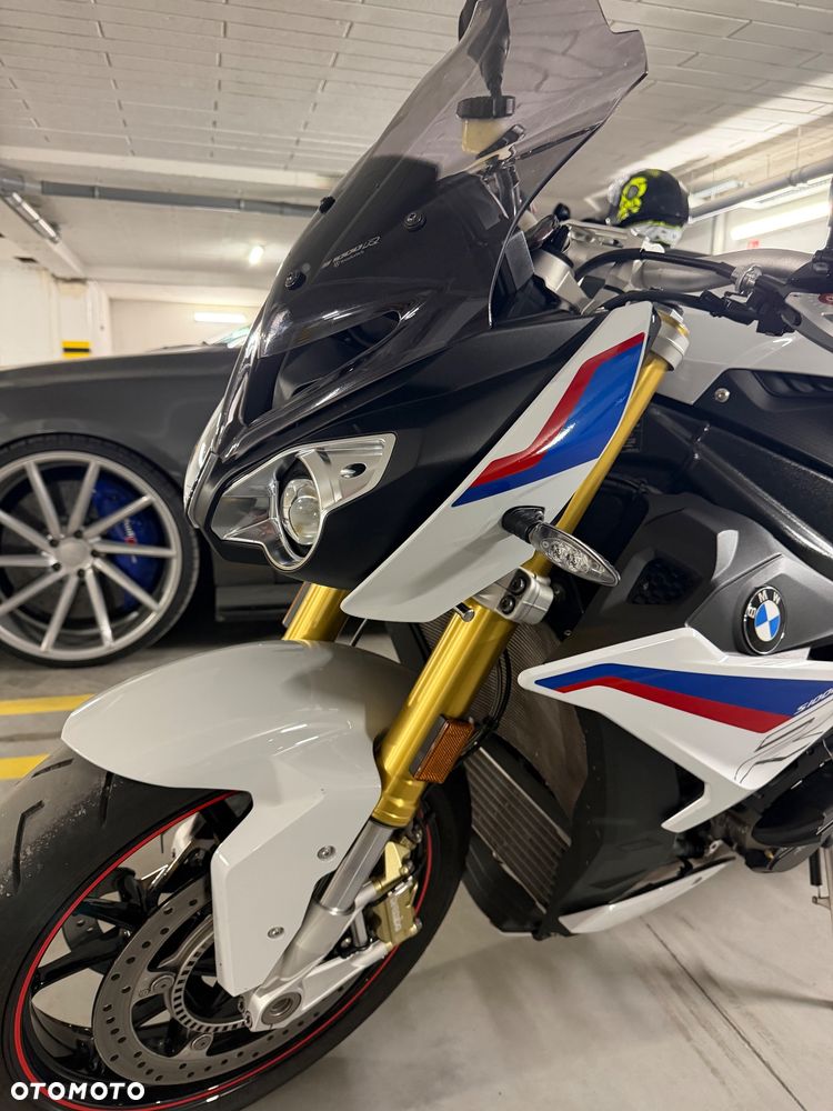 BMW S - 11