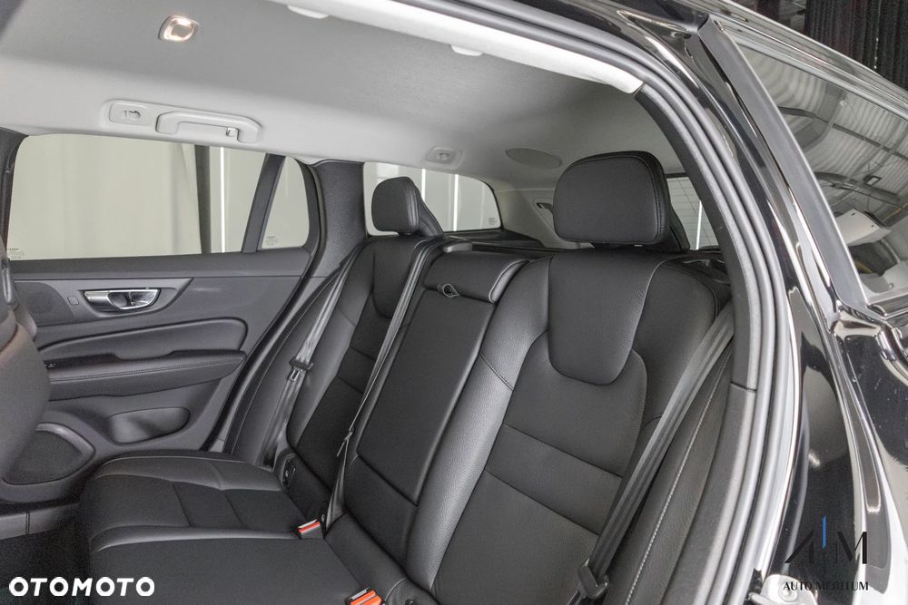 Volvo V60 Cross Country B4 D AWD Geartronic - 28