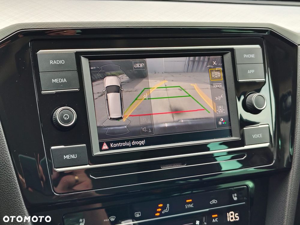 Volkswagen Passat 2.0 TSI Business DSG - 31